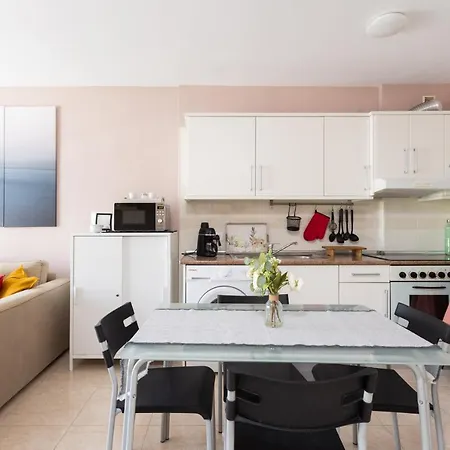 Apartment Home2book Cozy Apt Near The Seaside, Pool&terrace